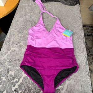 Bal Harbor womens Chic Two-Tone  One Piece Swimsuit Sz 20